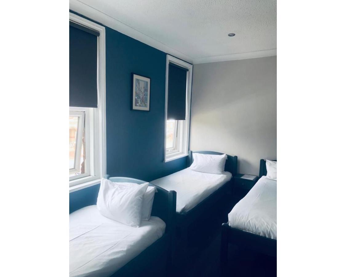 סאות'המפטון Arches Guest House חדר תמונה